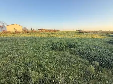 terrain 834 m² serenac