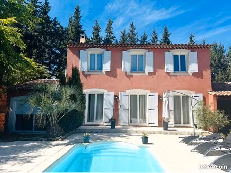 bastide avec piscine