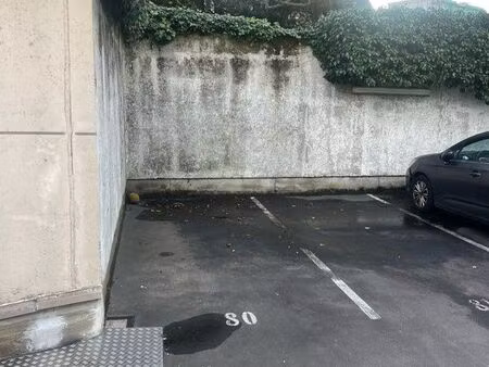 location place de parking