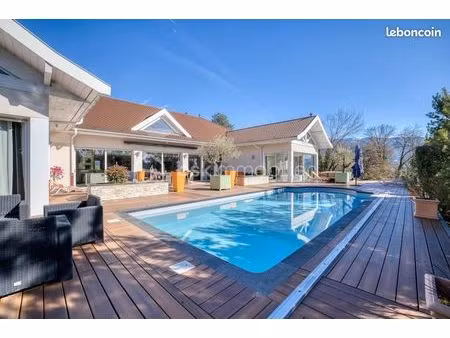 propriété 11 pièces 751 m²