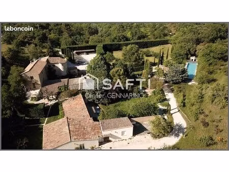 propriété 22 pièces 591 m²