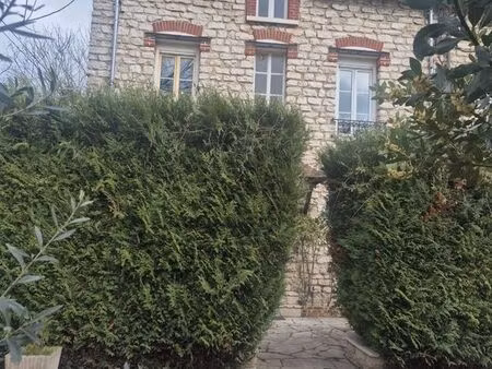 maison avec 3 chambres