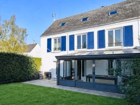 maison 6 pièces 147 m²
