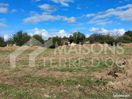 terrain 712 m² tecou