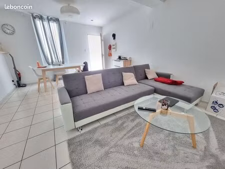 ? t3 meublé  cuisine équipée  lave-linge  four  induction  smart tv  pamiers centre - dire