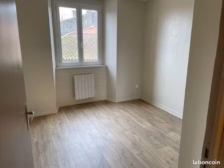 loue t2 saverdun centre