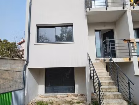 garage / local de stockage – 43 m² joinville-le-pont/paris