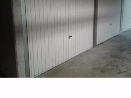 loue box garage le muy