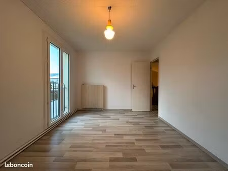 à louer - maison t4 - garage et terrasses