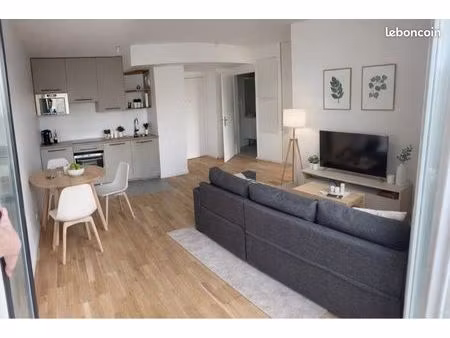 t2 meublé 40 m² — lumineux  terrasse & parking — le thillard — 1 290 cc