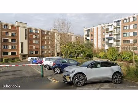 appartement à louer centre ville résidence calme - fraîchement rénové