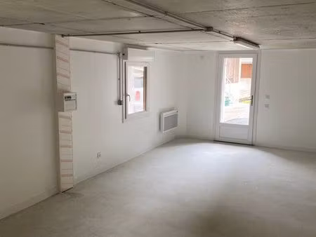 local professionnel - bureau - 40m2 - 2pieces - rdv - entrée indépendante