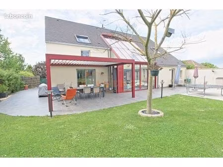 maison 7 pièces 210 m²