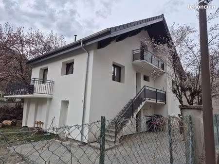 a vendre villa 120m2 avec un petit appart avec garage