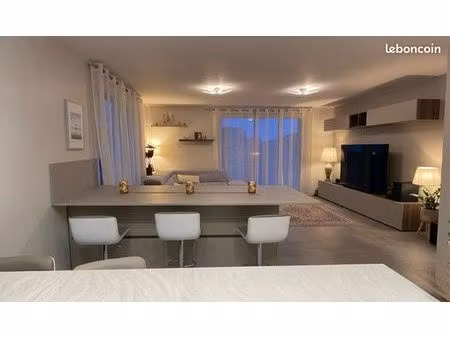 magnifique villa contemporaine dans un environnement calme