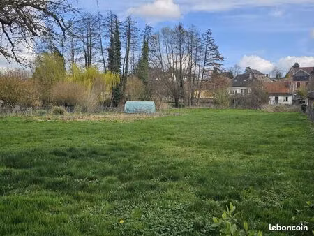 terrain 1 450 m² vers sur selles