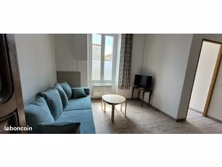 location studio meublé