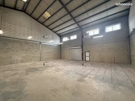 local bureaux 360 m²