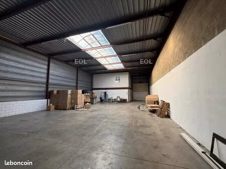 local bureaux 349 m²