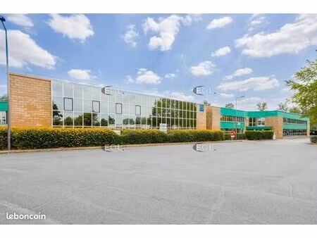 local bureaux 981 m²