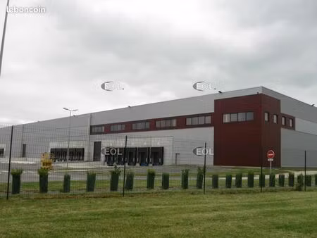 local logistique 5 602 m²