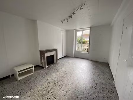 local 56 m²