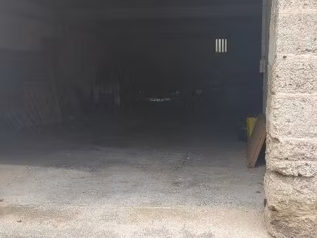 local pour artisan 60 à 100 m² -petit prix rare - idéal artissan - auto-entrepreneur