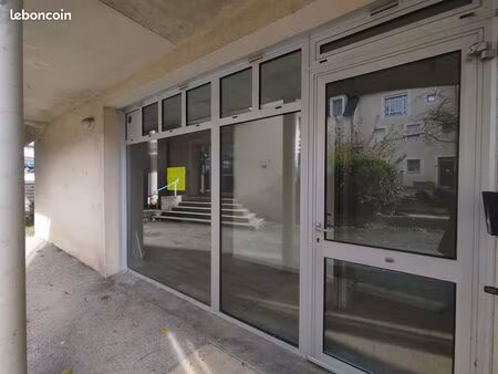 a louer local commercial