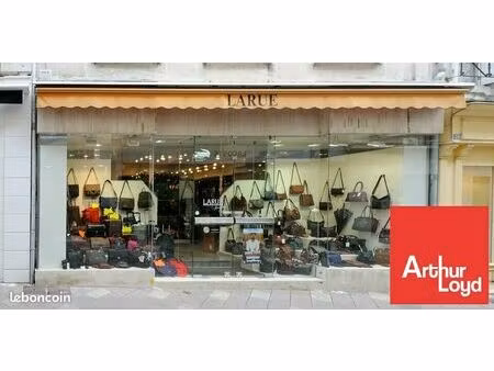 local commercial 174 m² poitiers