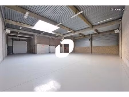 local d'activité 379 m²