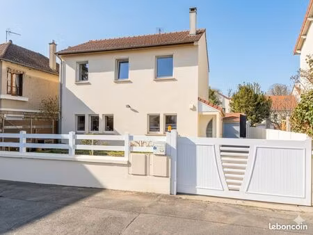 grand pavillon avec jardin  très bon état  emplacement idéal