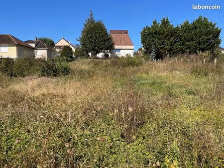 terrain à bâtir – 1 086 m² – auxerre