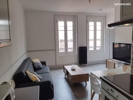 2 pièces meublé - 42 m2 - auxerre - quartier centre ville