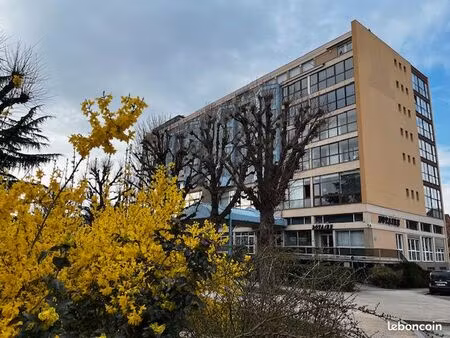 studio belfort centre  au calme  30 m²  parking