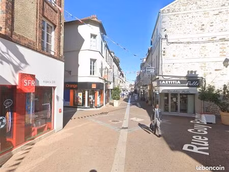 boutique 145 m² melun