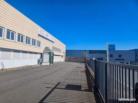 local d'activité - entrepôt 1350 m² (dont 160 m² bureaux) + 1000 m² extérieur | meaux (77)