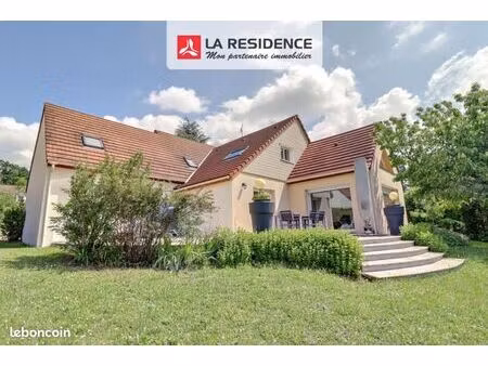 maison 8 pièces 199 m²