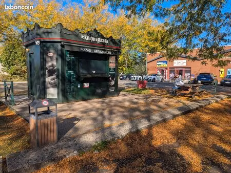 terrain commercial avec locataire en place