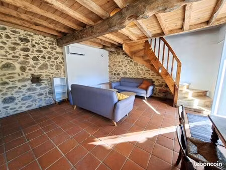 jolie maison dans hameau sur foix