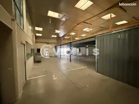local d'activité 618 m²