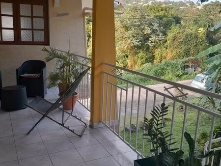 haut de villa t3 meublé sainte-luce