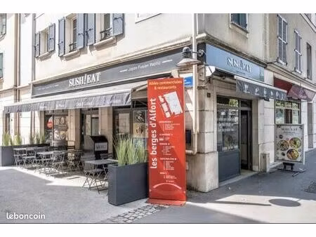 restaurant emplacement n°1 face métro   extraction   terrasse