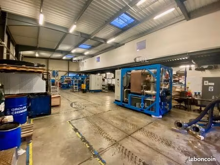 local d'activité 1 360 m²