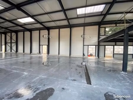 local d'activité 660 m²
