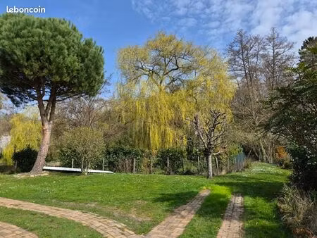 maison 8 pièces 210 m²