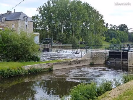 terrain de loisir à guillac  canal de nantes à brest  5000m2  non inondable  borné