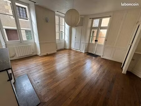 studio 1 pièce 30 m²