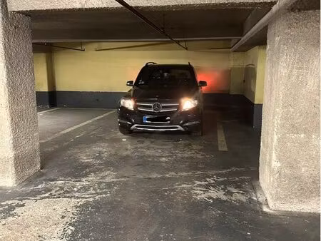 grande place xxl de parking grande longueur et très large en sous sol au 1 galerie des all