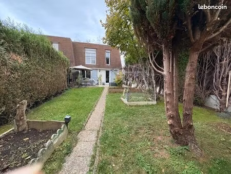 maison familiale 5 pièces à fosses (95470)