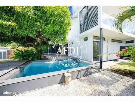 villa 8 pièces 285 m²